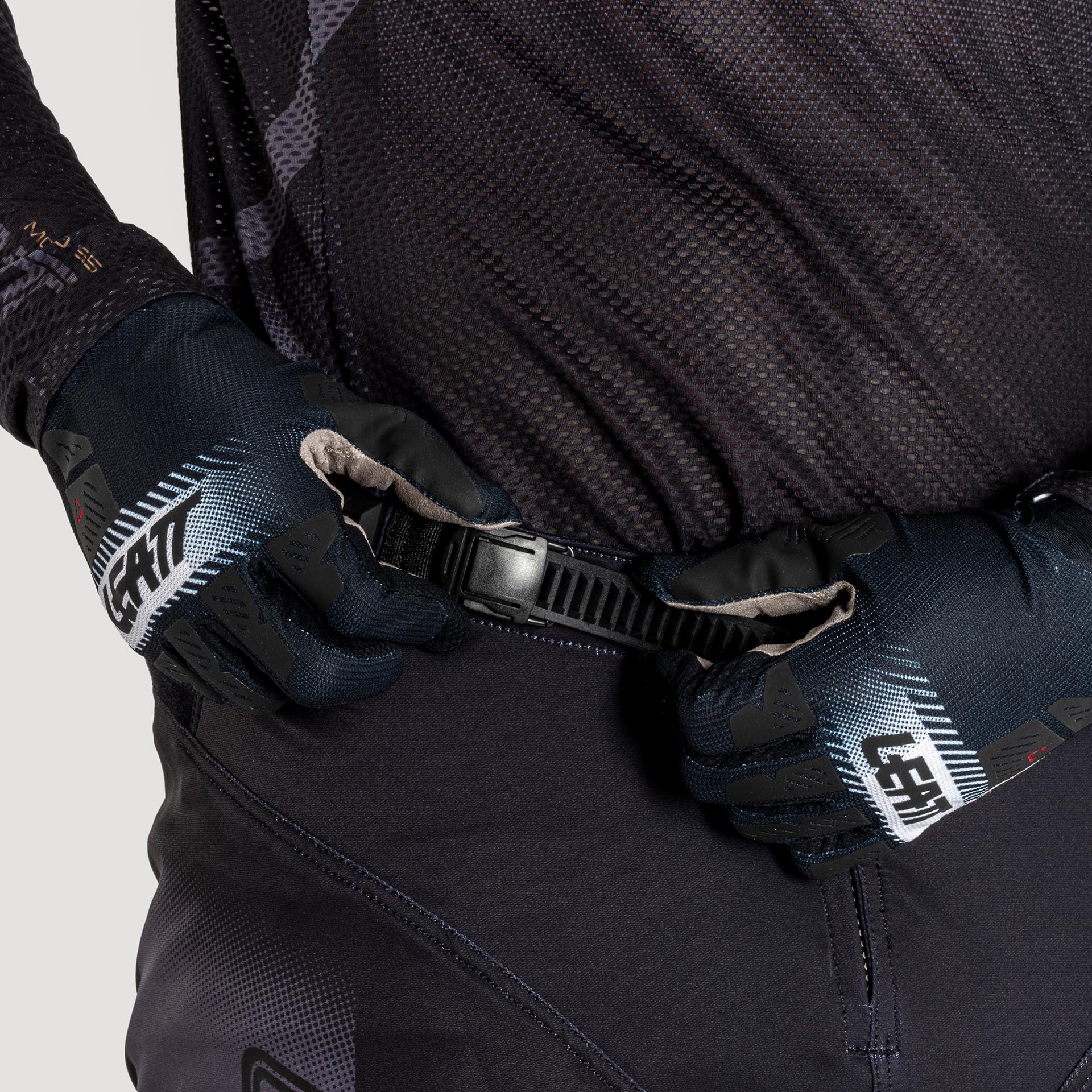 Pantalón Moto 5.5 IKS V25