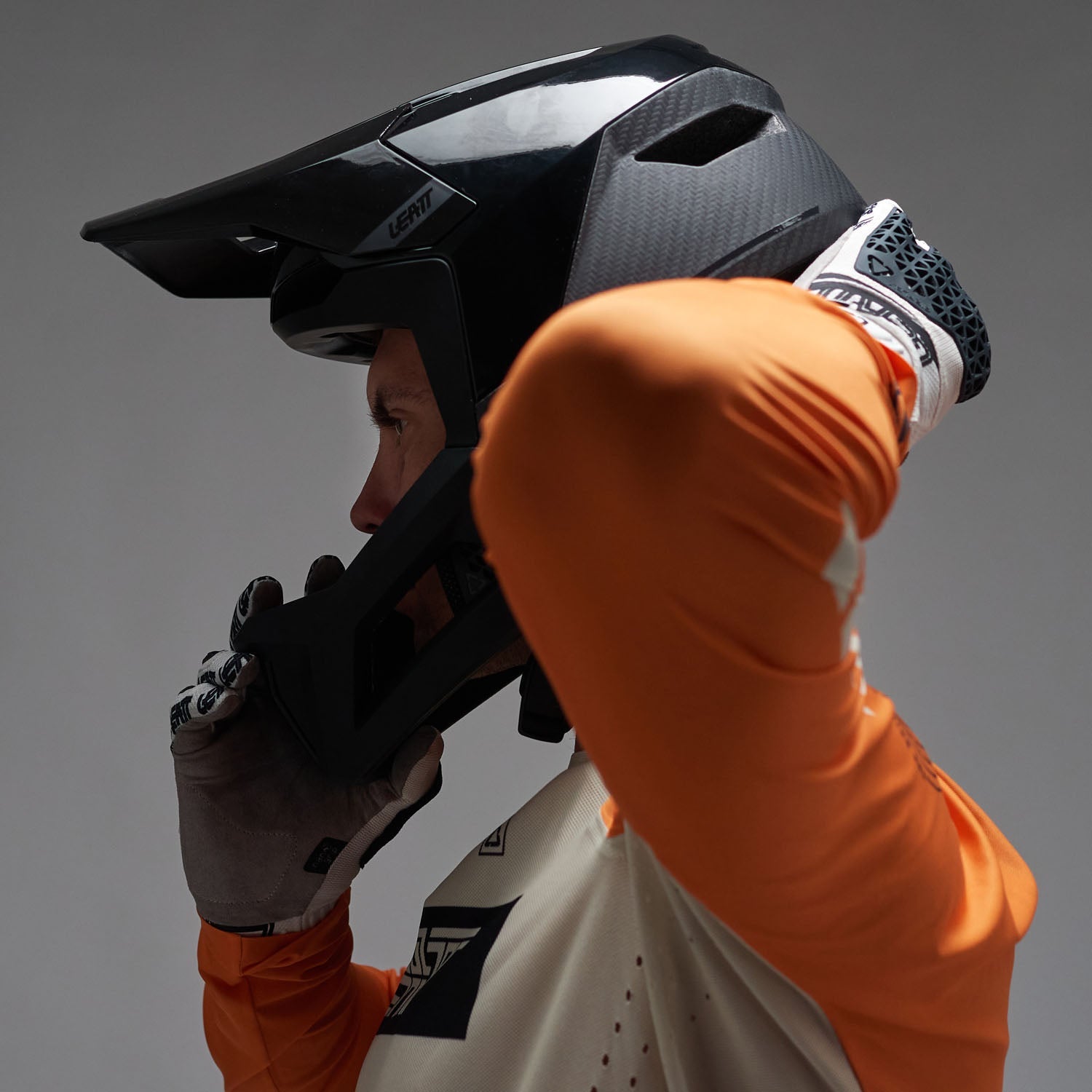 Casco MTB Gravity 5.0 V26