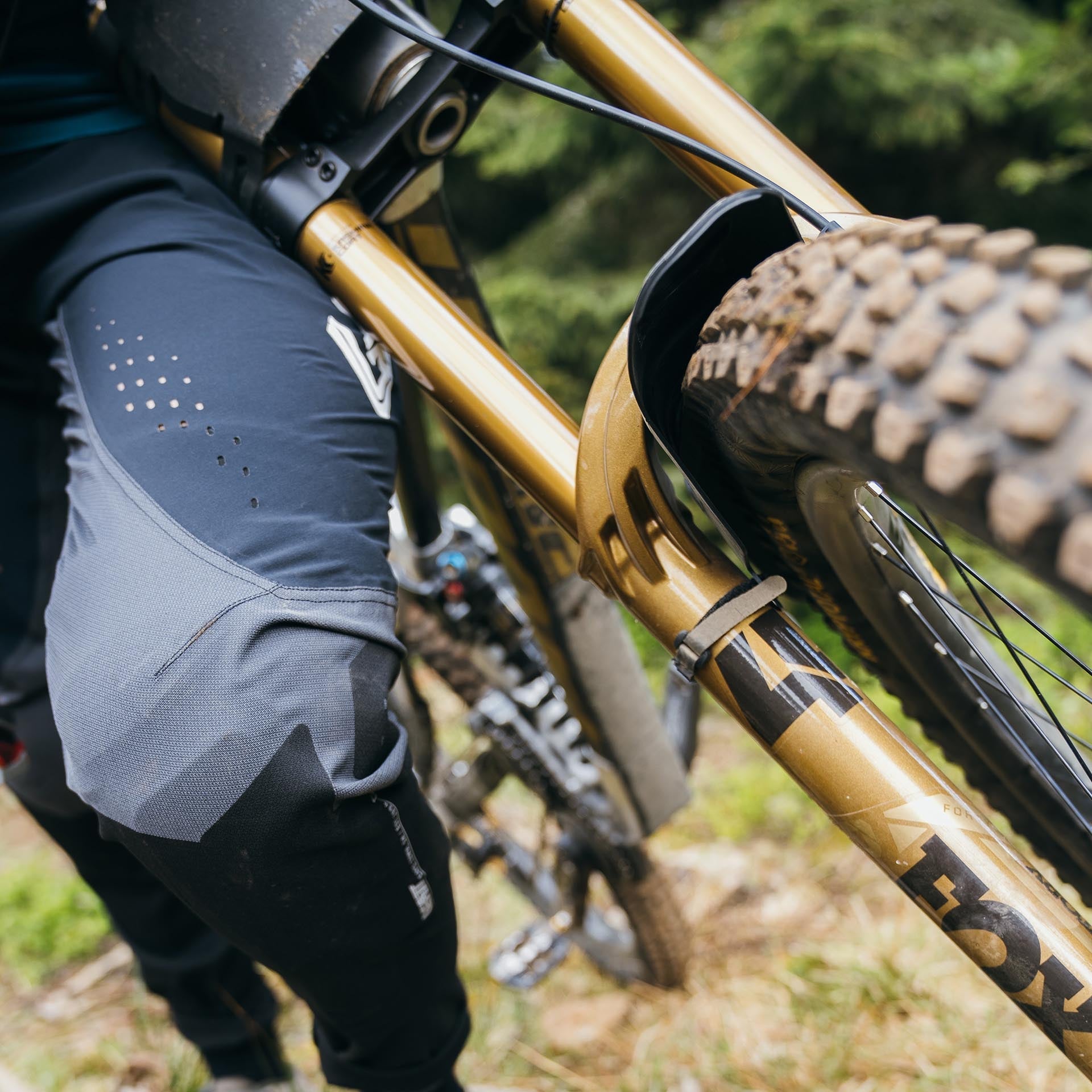 Pantalón MTB Gravity 5.0 V25