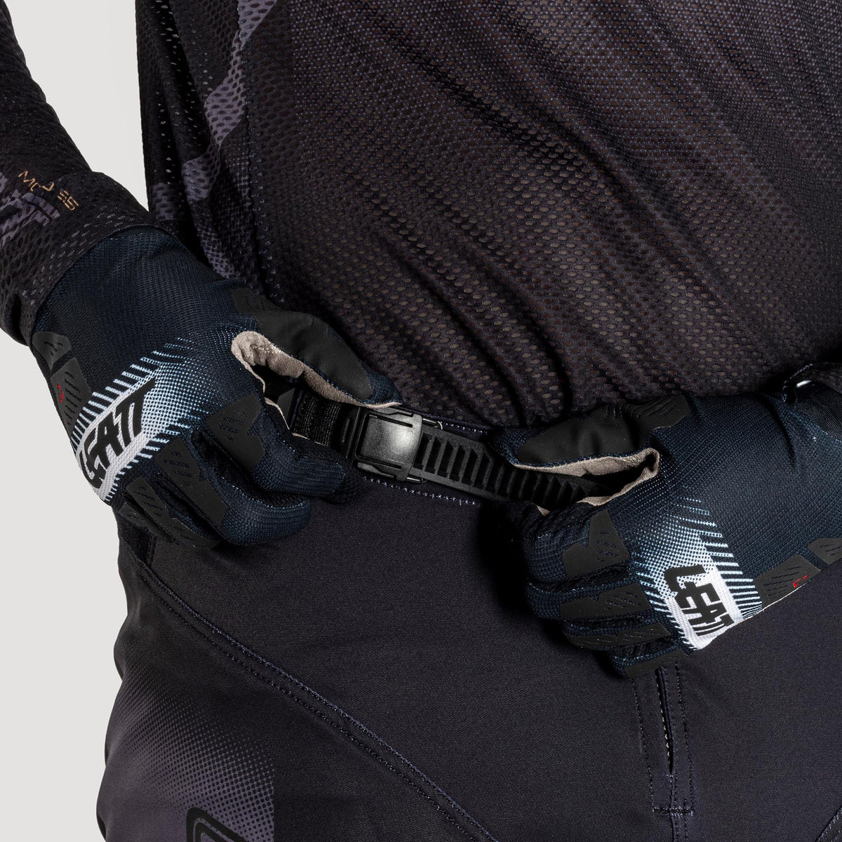 Pantalón Moto 5.5 IKS V25